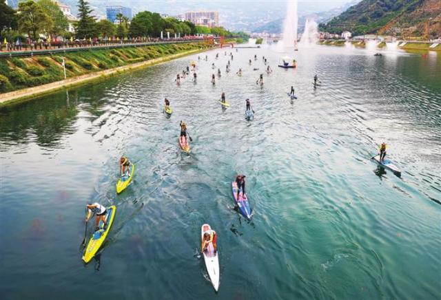 2025宜昌（兴山）桨板邀请赛启幕 136名选手香溪河上赛“水上轻功”